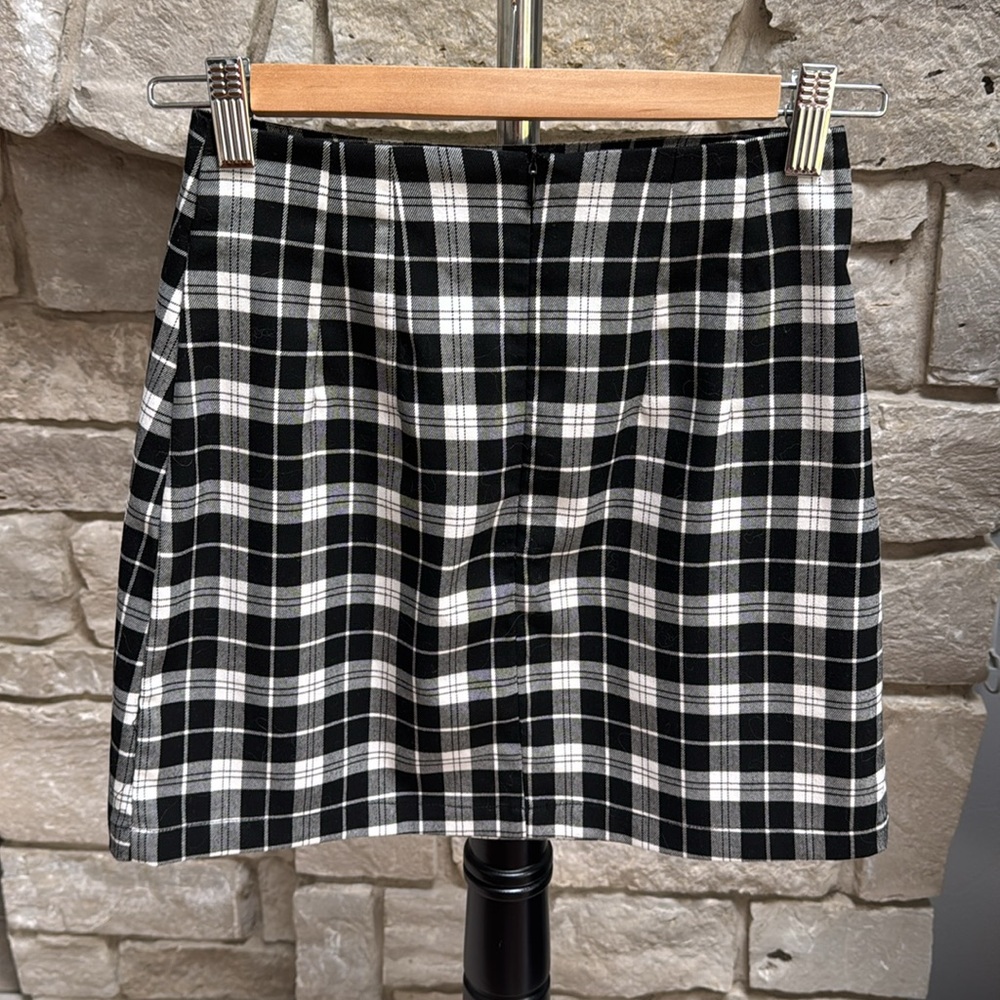 EUC Vintage Brandy Melville Black and White Checkered Stretch Slit Cara Mini